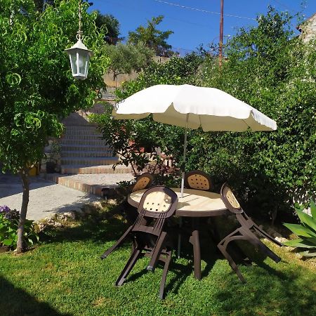 Il Giardino Dei Semplici B&B Caulonia Exterior photo